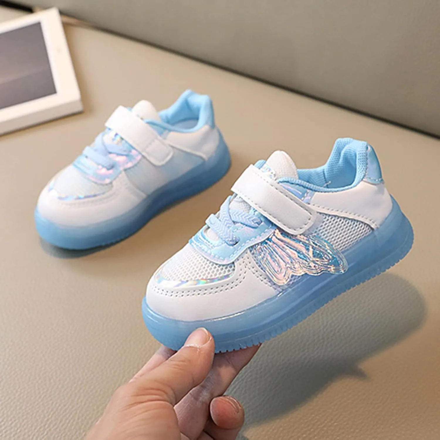 Children LED Light Emitting Shoes Fashion Boys Girls Butterfly Style Sports Light up Mesh Breathable Shoes