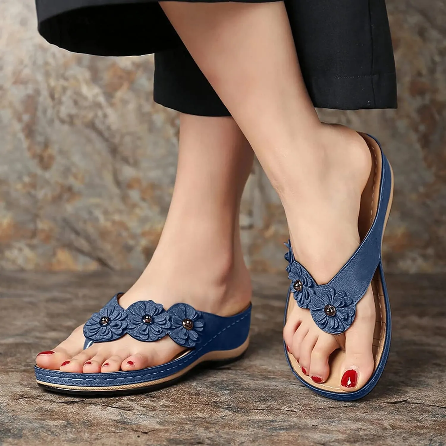 Eduavar Womens Sandals Dressy, Sandals Women Dressy Summer Beach Flip Flops Comfy Flat Sandals with Arch Support