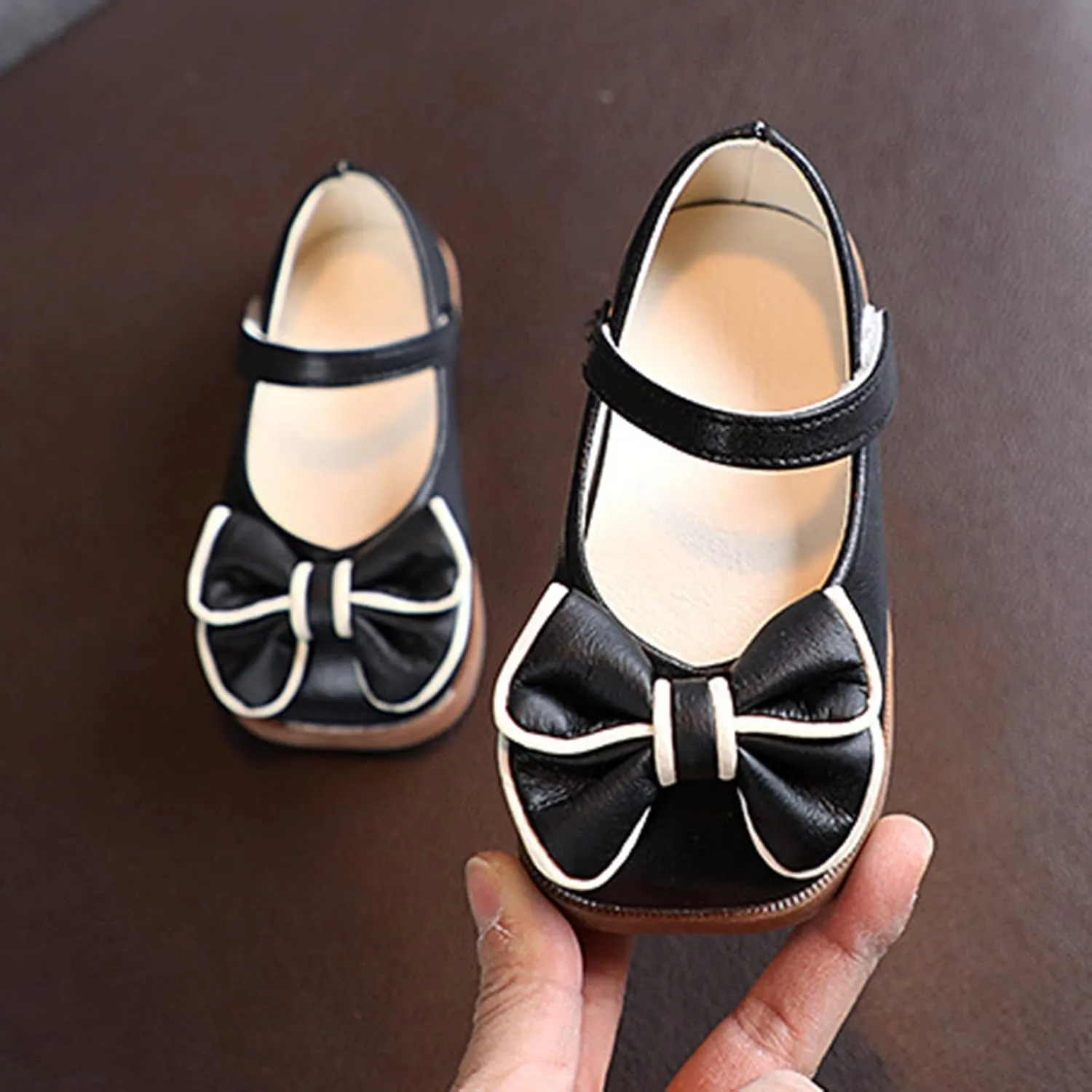 EnJoCho Children Tennis Shoes Girls Sandals Children Shoes Bow Hook Loop Princess Shoes Artificial Leather Dance Shoes (Black, 3.5 Years)