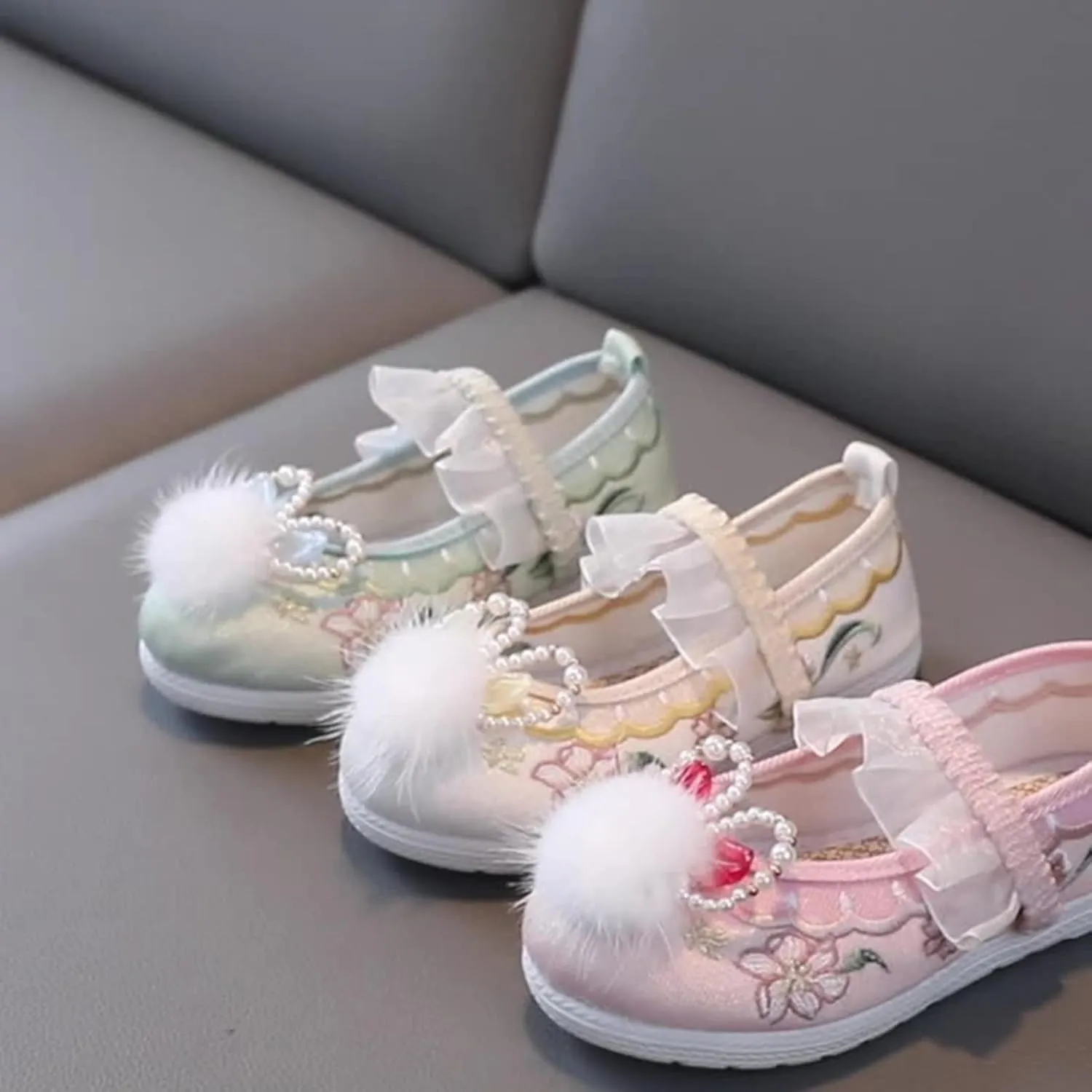 EnJoCho Toddler Comfortable Shoes Girls Flat Bottomed Embroidered Sandals Fashionable Antique Children Performance Shoes
