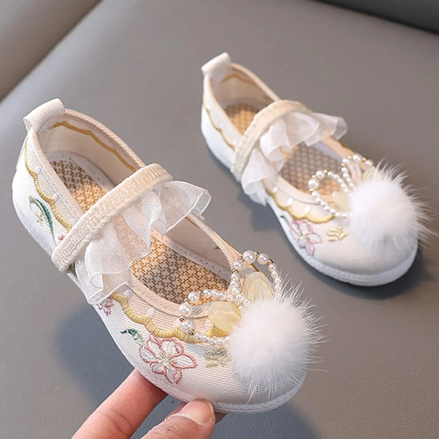 EnJoCho Toddler Comfortable Shoes Girls Flat Bottomed Embroidered Sandals Fashionable Antique Children Performance Shoes