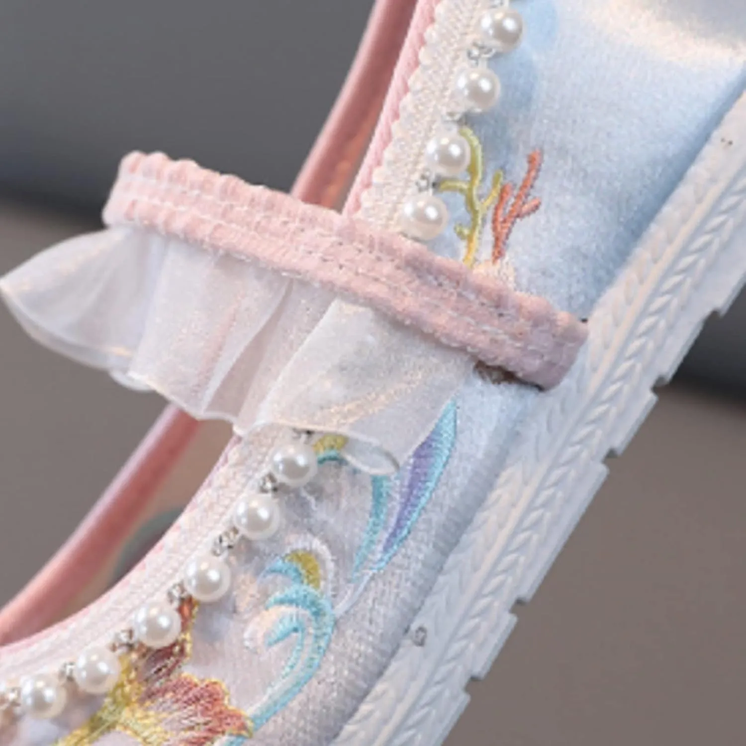 EnJoCho Toddler Summer Shoes Girls Flat Bottomed Embroidered Sandals Fashionable Antique Costume Children Performance