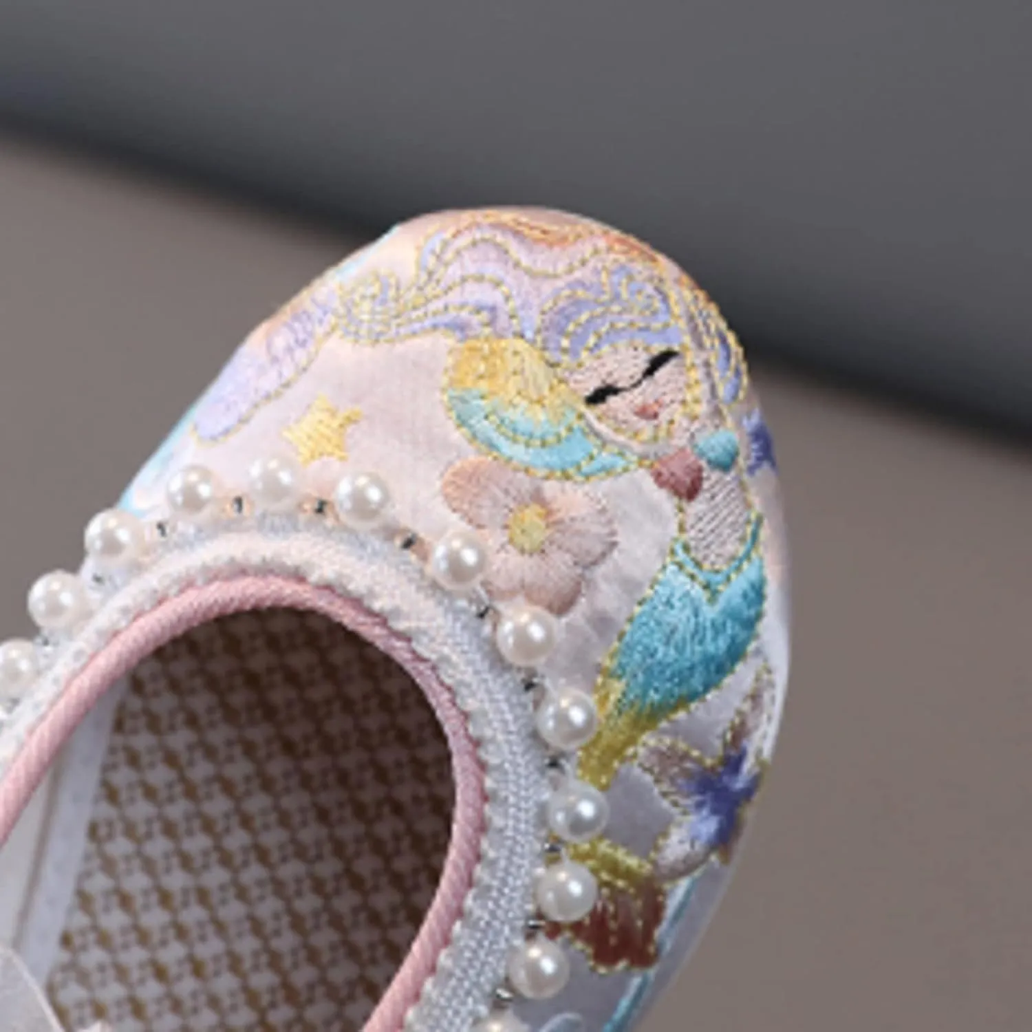 EnJoCho Toddler Summer Shoes Girls Flat Bottomed Embroidered Sandals Fashionable Antique Costume Children Performance