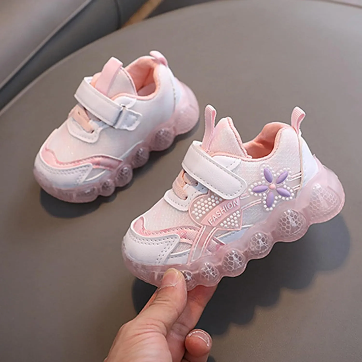 Kids Light Up Shoes Girls Boys Luminous Breathable Soft Sole Running Sports Sneaker Lace-Up Shoes for Athletic