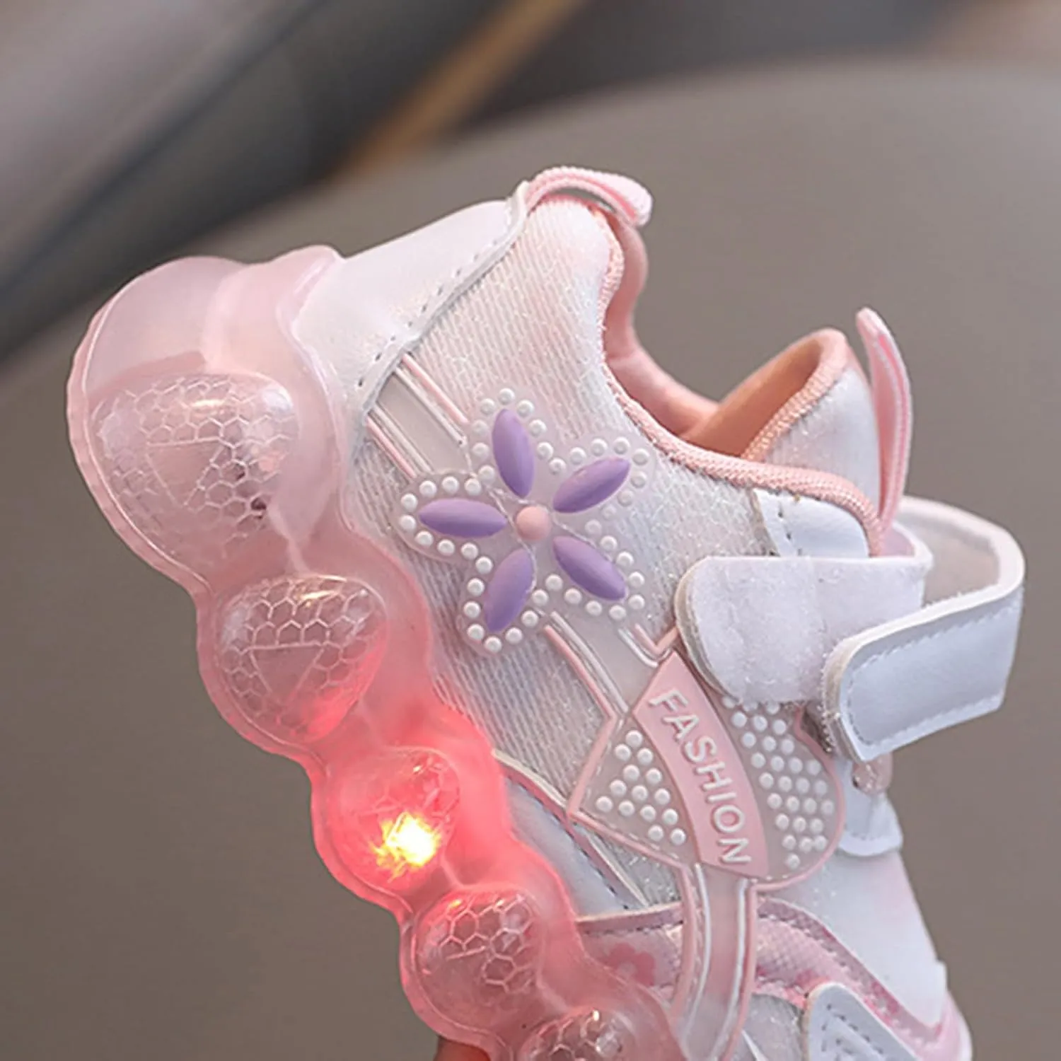 Kids Light Up Shoes Girls Boys Luminous Breathable Soft Sole Running Sports Sneaker Lace-Up Shoes for Athletic