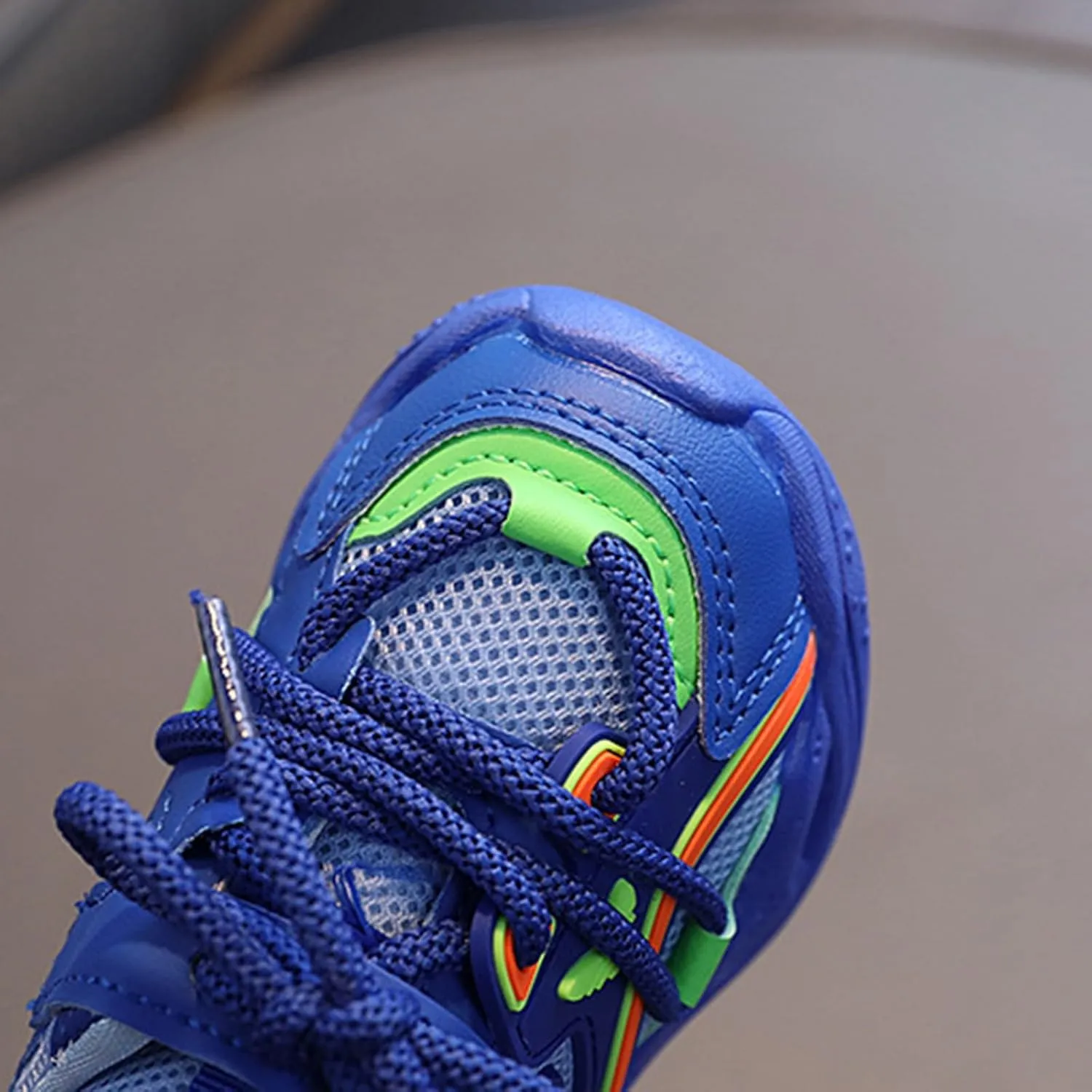 LED Shoes for Kids Light Up Shoes Boys Girls Fashion LED Lights Sneakers Kids Glowing Lightweight Cat and Girls Shoes
