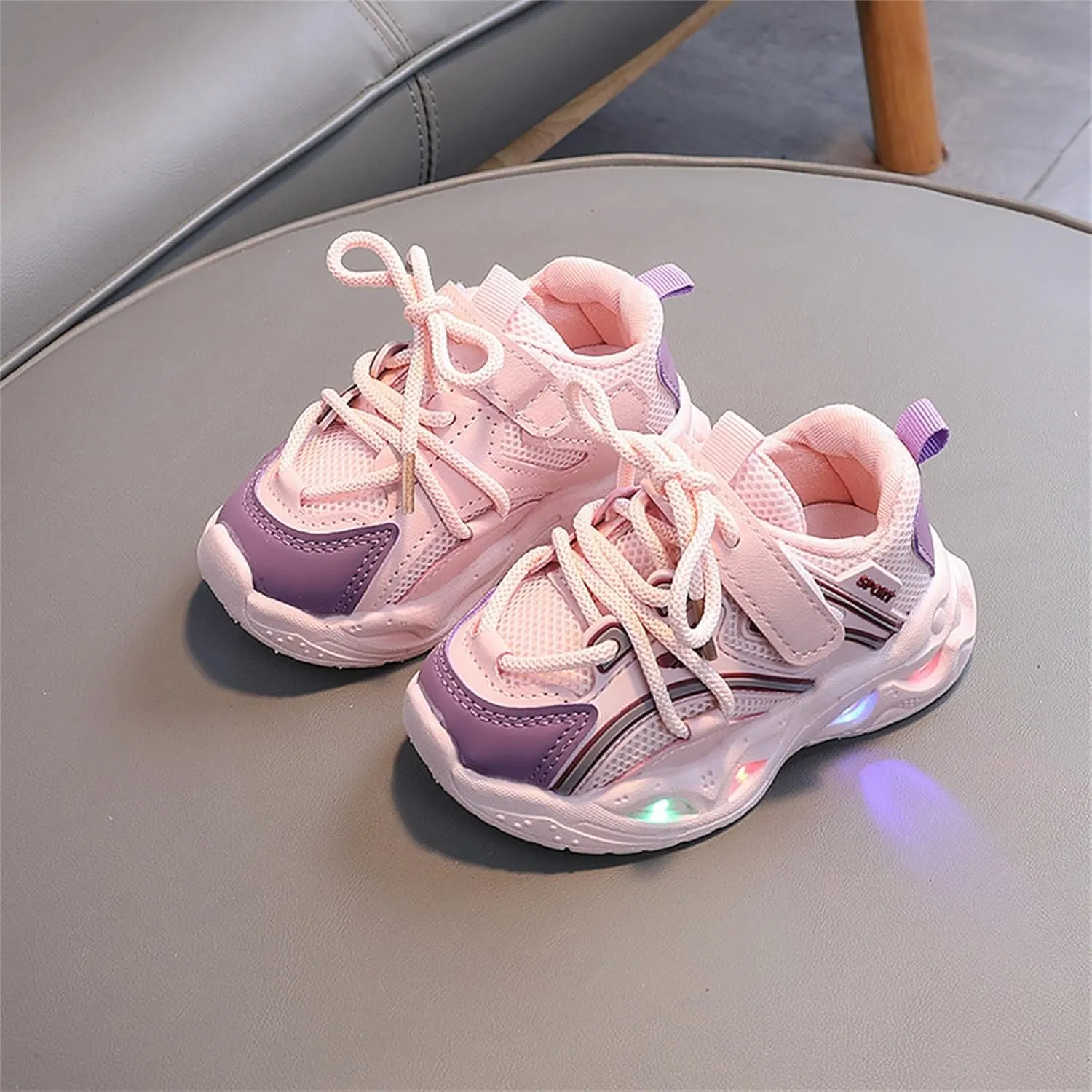 LED Shoes for Kids Light Up Shoes Boys Girls Fashion LED Lights Sneakers Kids Glowing Lightweight Cat and Girls Shoes