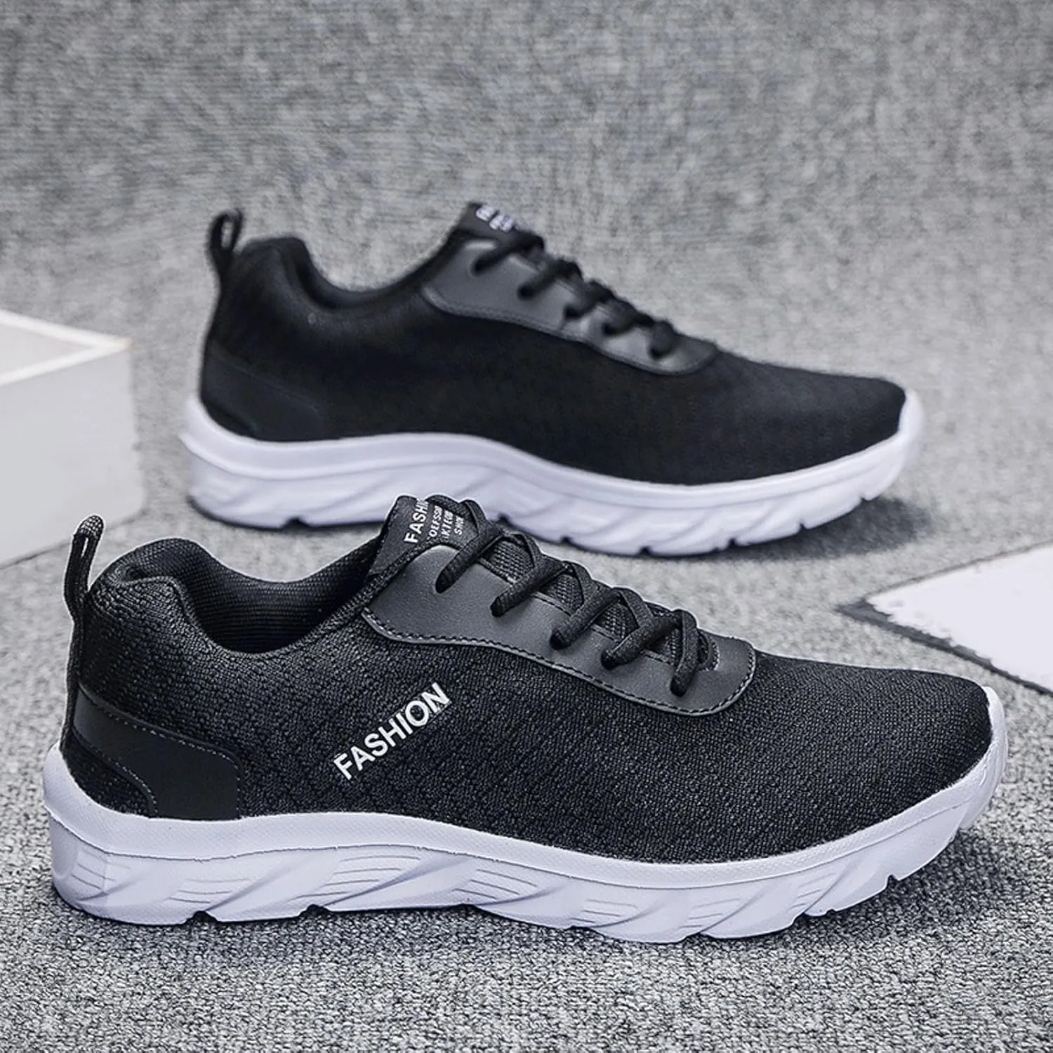 Men's Classic Casual Jogging Sneakers Lace Up Lightweight Breathable Fashion Sneaker Non Slip Barefoot Sneaker