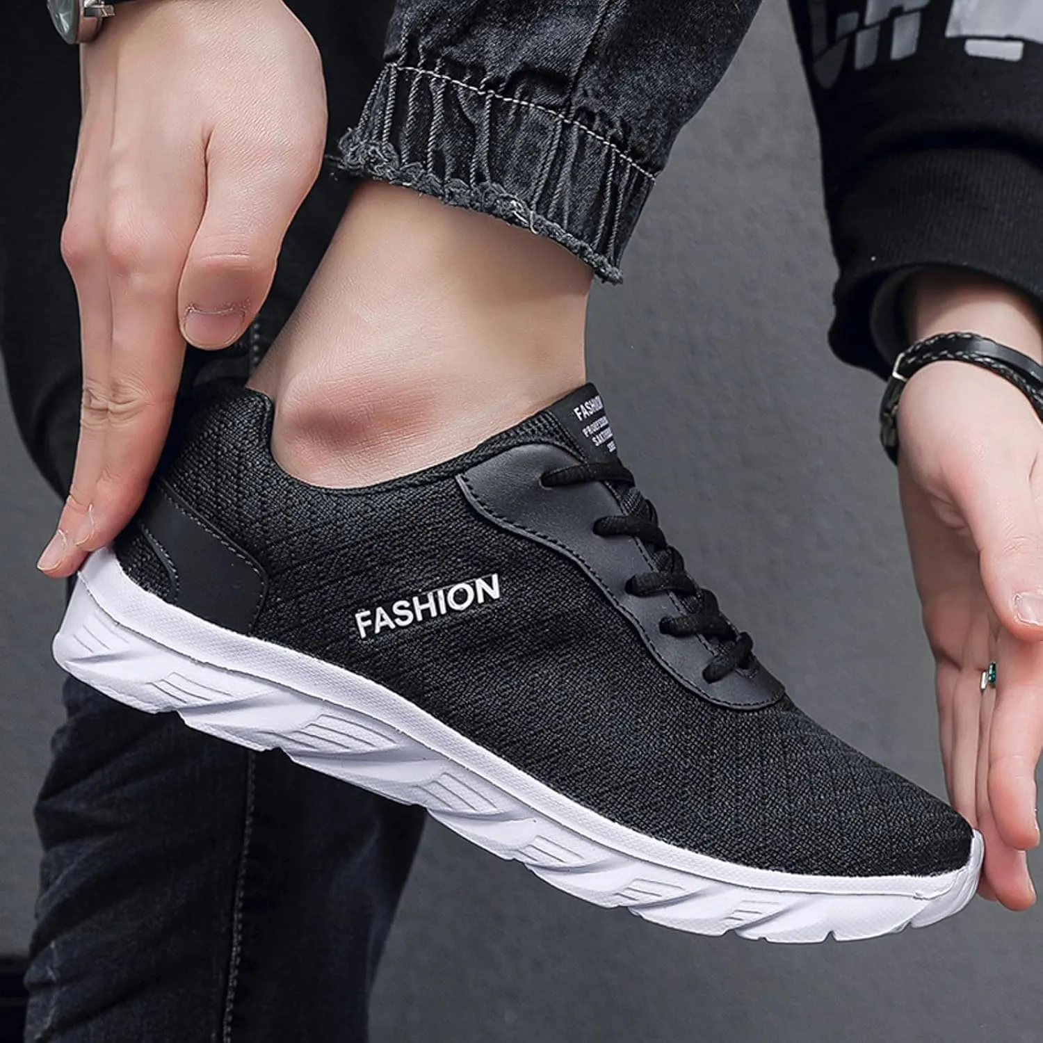 Men's Classic Casual Jogging Sneakers Lace Up Lightweight Breathable Fashion Sneaker Non Slip Barefoot Sneaker