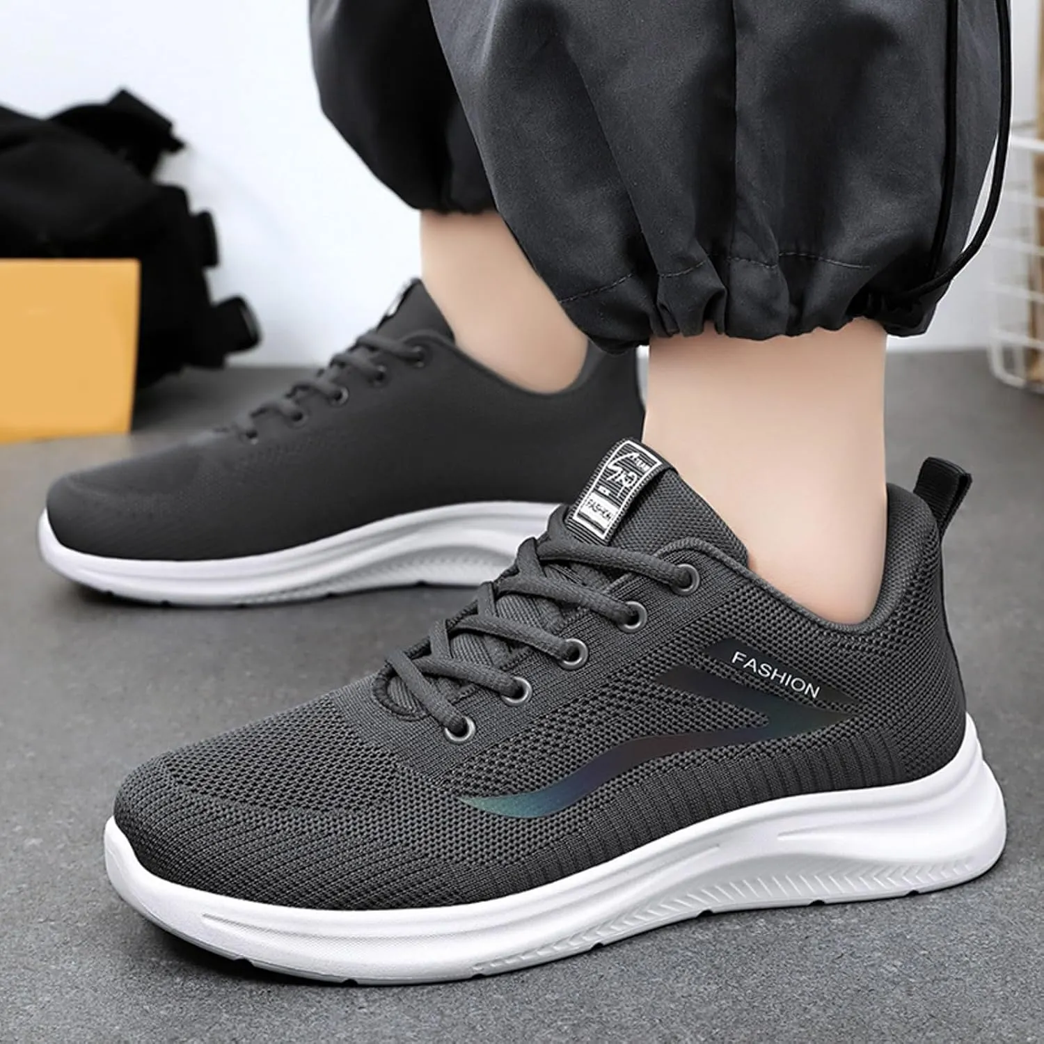 Men's Non Slip Barefoot Minimalist Shoes Lightweight Breathable Slip On Running Shoe Non Slip Barefoot Sneaker