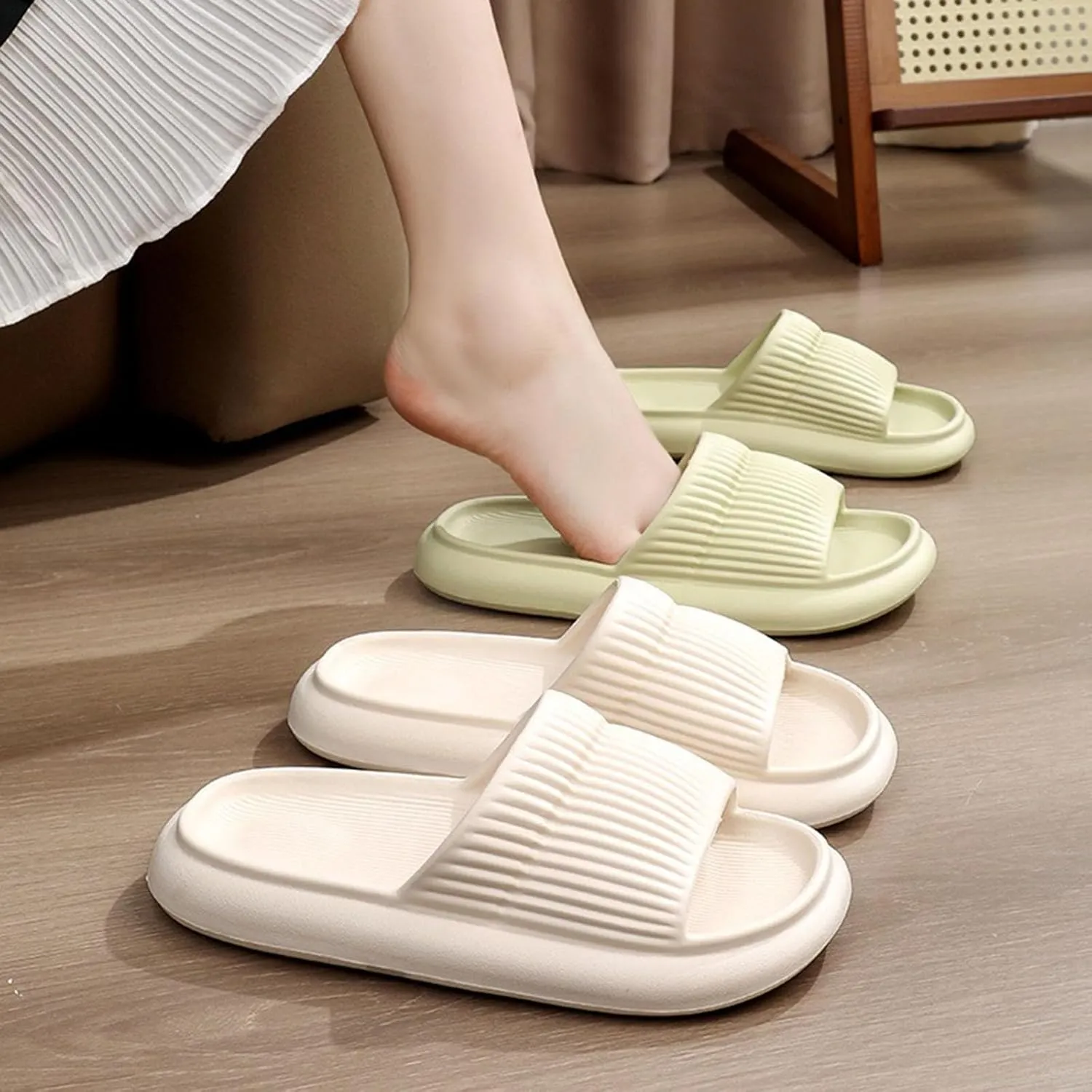 Summer Slipper for Men and Women Indoor Plus Size Slides Bathroom Sandals Report Home Designer Slippers for Women