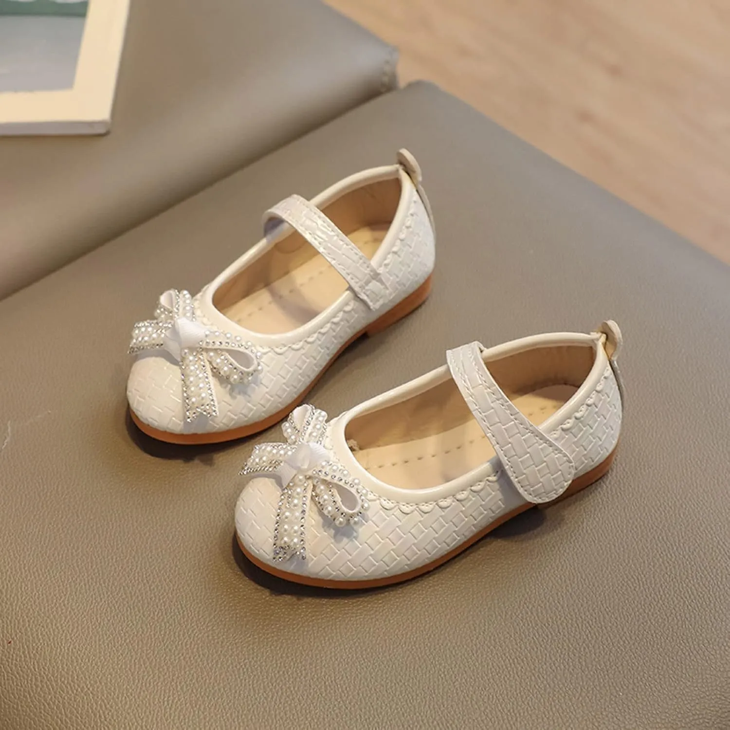 Toddler Cute Shoes Fashion Summer Children Girl Casual Shoes Flat Bottom Lightweight Water Diamond Pearl Belt