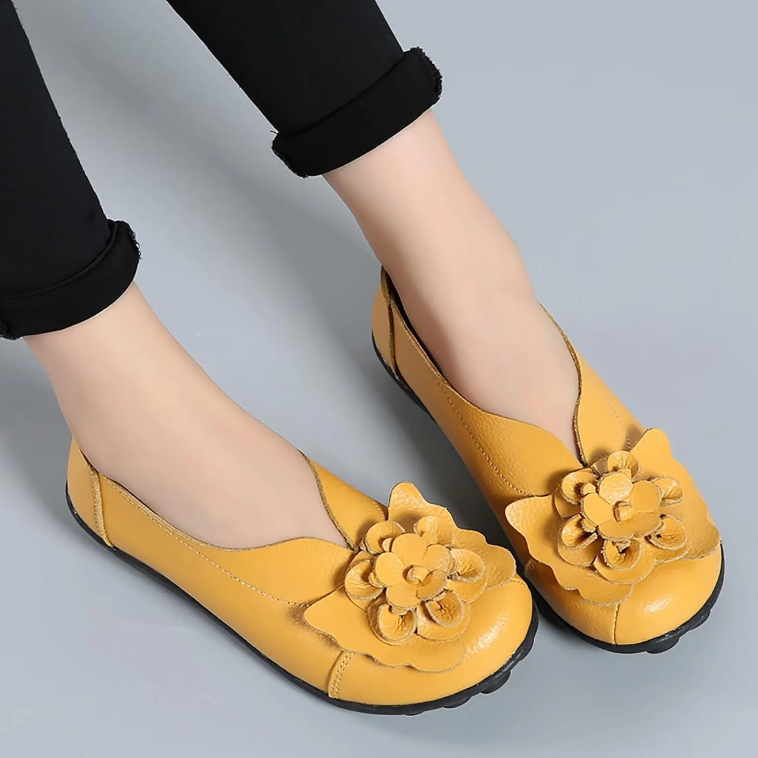 Womens Loafers Comfortable Dressy Driving Shoes Non Slip Flower Decoration Round Toe Business Casual Shoes Summer Walking Sandals Soft Soles Pump 2025 Fashion