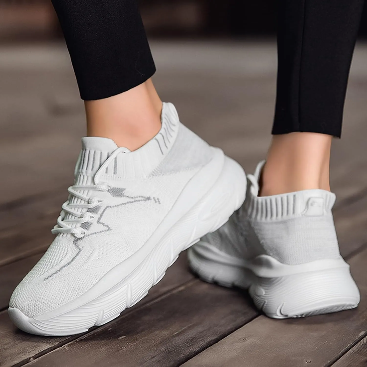 Women's Spring and Summer Fashion Solid Color Mesh Lace Up Sneakers Casual Comfortable Easy Walking Shoes Women